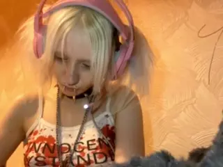 EdithaFort's Live Sex Cam Show