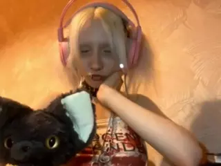 EdithaFort's Live Sex Cam Show