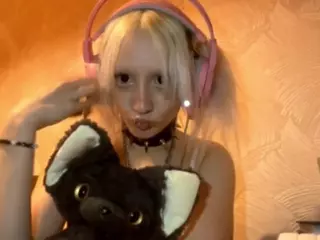 EdithaFort's Live Sex Cam Show