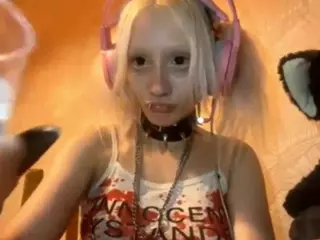 EdithaFort's Live Sex Cam Show