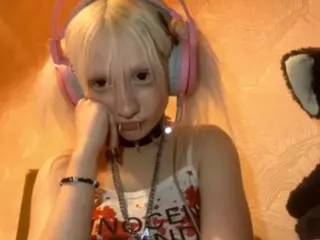 EdithaFort's Live Sex Cam Show