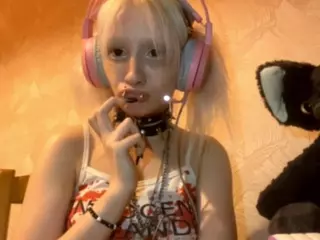 EdithaFort's Live Sex Cam Show