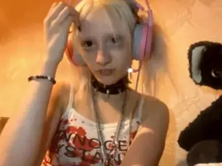 EdithaFort's Live Sex Cam Show