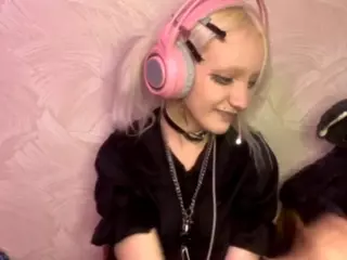 EdithaFort's Live Sex Cam Show