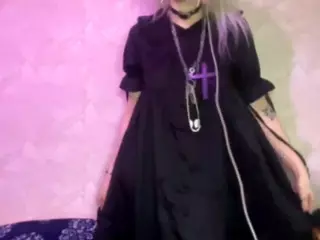 EdithaFort's Live Sex Cam Show