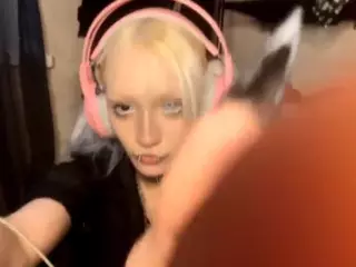 EdithaFort's Live Sex Cam Show