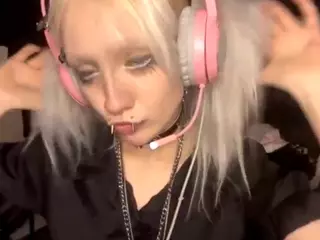 EdithaFort's Live Sex Cam Show