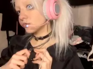 EdithaFort's Live Sex Cam Show