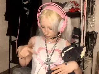 EdithaFort's Live Sex Cam Show