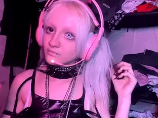 EdithaFort's Live Sex Cam Show