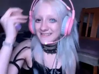EdithaFort's Live Sex Cam Show
