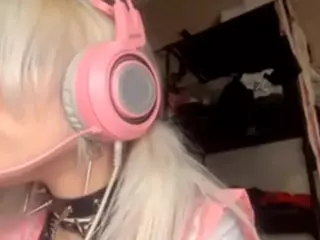 EdithaFort's Live Sex Cam Show