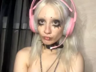 EdithaFort's Live Sex Cam Show
