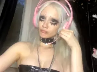 EdithaFort's Live Sex Cam Show
