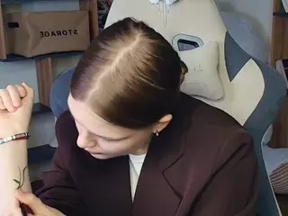 ErlinaCruise's Live Sex Cam Show