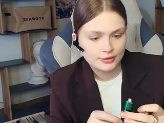 ErlinaCruise's Live Sex Cam Show