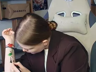 ErlinaCruise's Live Sex Cam Show