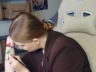 ErlinaCruise's Live Sex Cam Show