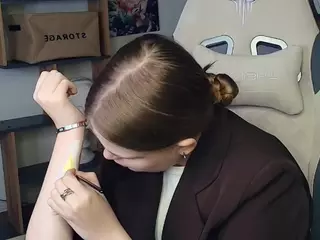 ErlinaCruise's Live Sex Cam Show