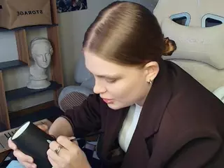 ErlinaCruise's Live Sex Cam Show