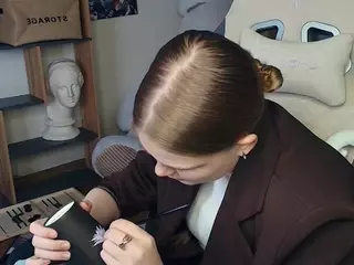ErlinaCruise's Live Sex Cam Show
