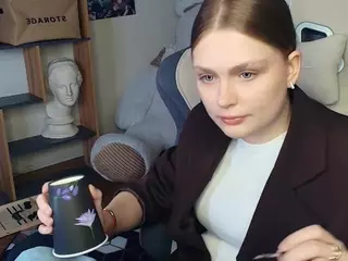 ErlinaCruise's Live Sex Cam Show