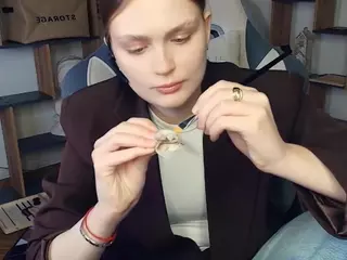 ErlinaCruise's Live Sex Cam Show
