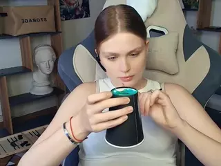 ErlinaCruise's Live Sex Cam Show
