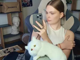 ErlinaCruise's Live Sex Cam Show