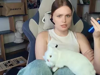 ErlinaCruise's Live Sex Cam Show
