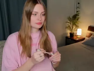 ErlinaCruise's Live Sex Cam Show