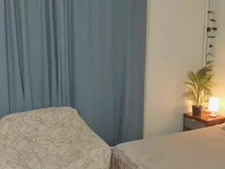 ErlinaCruise's Live Sex Cam Show