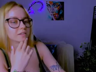 kamilla-star's Live Sex Cam Show