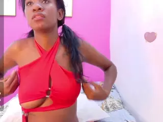 miss-nahomi's Live Sex Cam Show