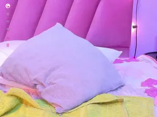 miss-nahomi's Live Sex Cam Show