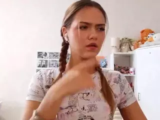 MoiraBayles's Live Sex Cam Show