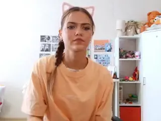 MoiraBayles's Live Sex Cam Show