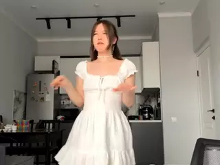Akemi's Live Sex Cam Show