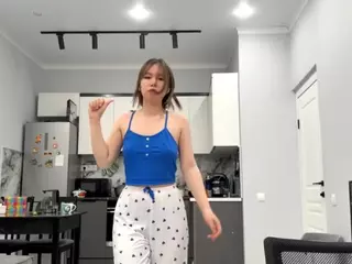 Akemi's Live Sex Cam Show