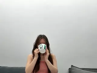 Akemi's Live Sex Cam Show