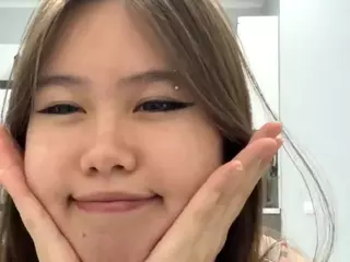 Akemi's Live Sex Cam Show