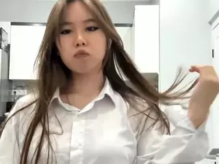 Akemi's Live Sex Cam Show