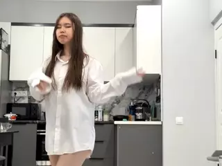 Akemi's Live Sex Cam Show