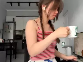 Akemi's Live Sex Cam Show