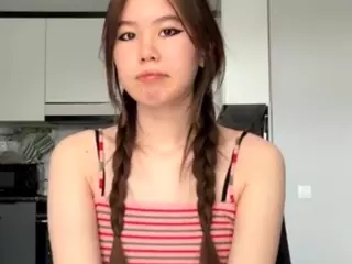 Akemi's Live Sex Cam Show