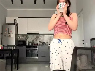 Akemi's Live Sex Cam Show