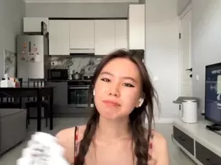 Akemi's Live Sex Cam Show