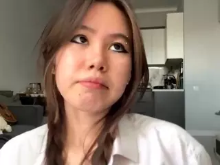 Akemi's Live Sex Cam Show