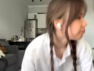 Akemi's Live Sex Cam Show