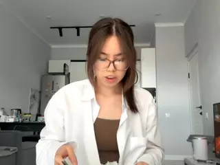 Akemi's Live Sex Cam Show